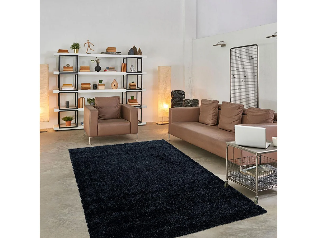 Tapis longs poils shaggy 60x110 rectangle tissé noir motif uni UNI A