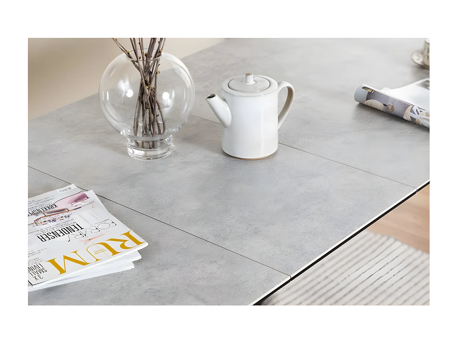 Irwine table de salle à manger 90x168/210cm avec 1 plateau supplémentaires gris.