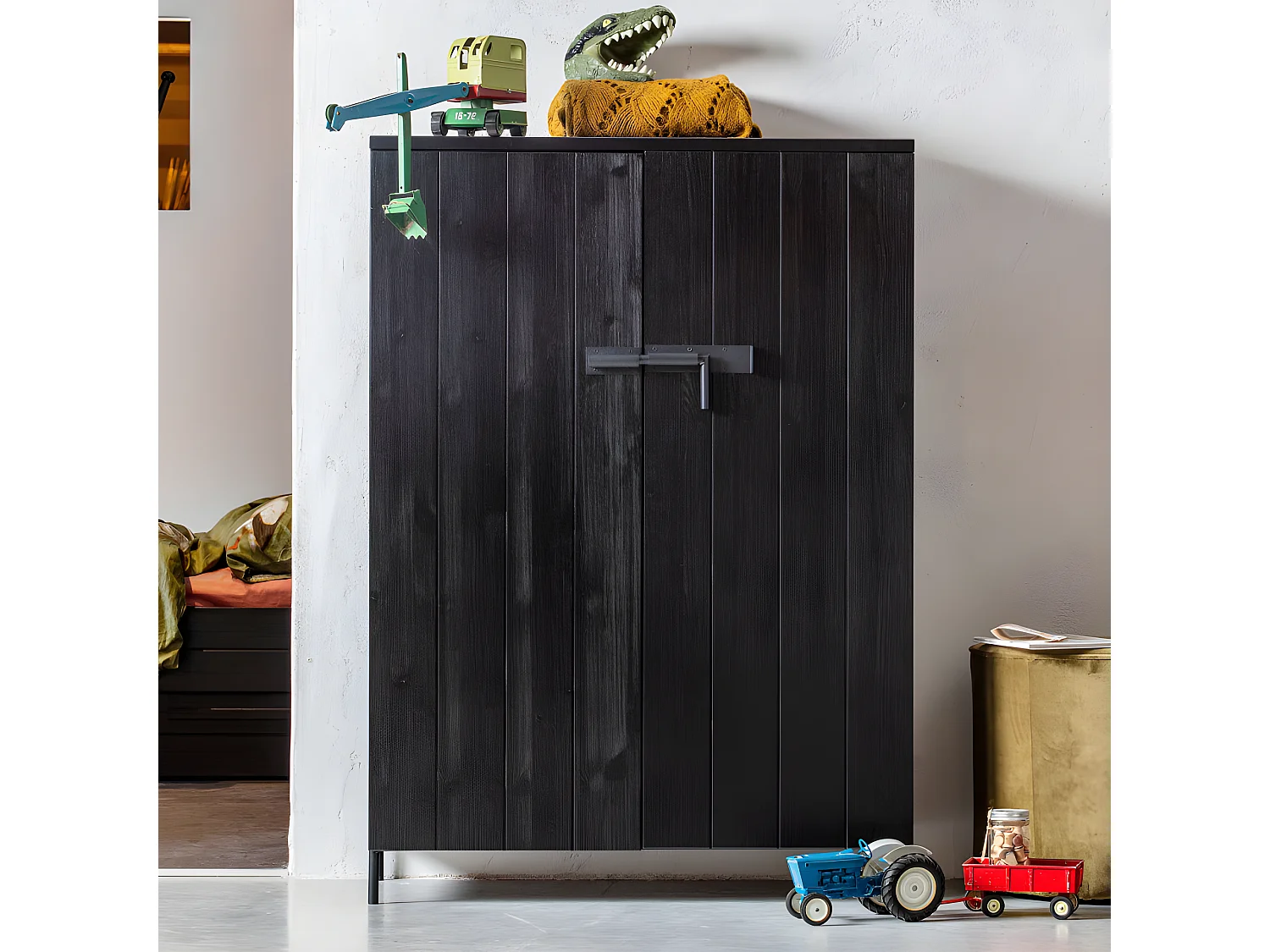 Armoire vintage en bois massif noir BETTY