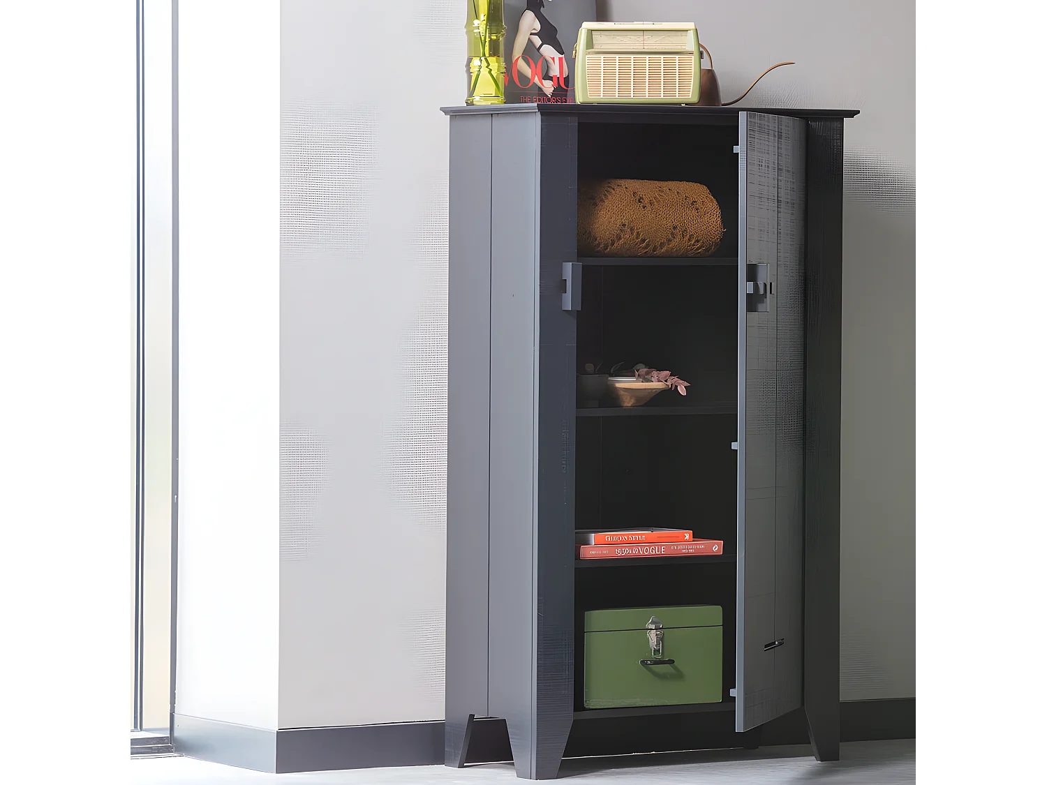 Armoire en pin massif noir style moderne YOUPI