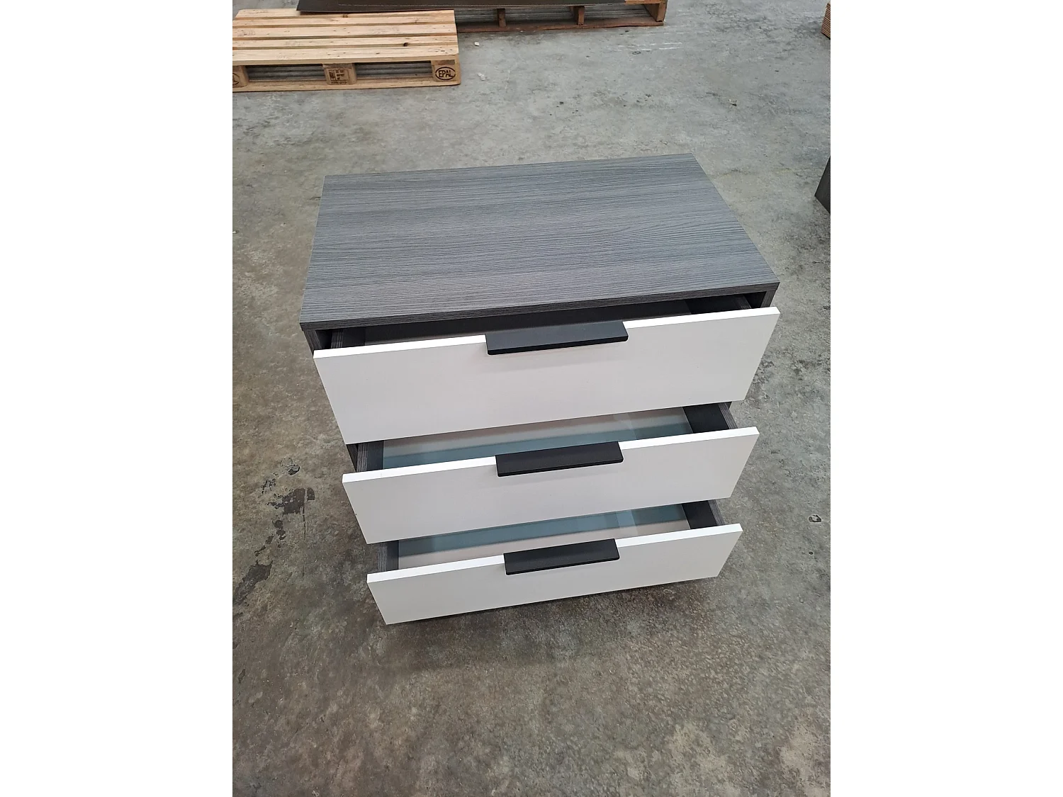 Cassettiera Kaia da 70 cm con 3 cassetti, rovere grigio e bianco