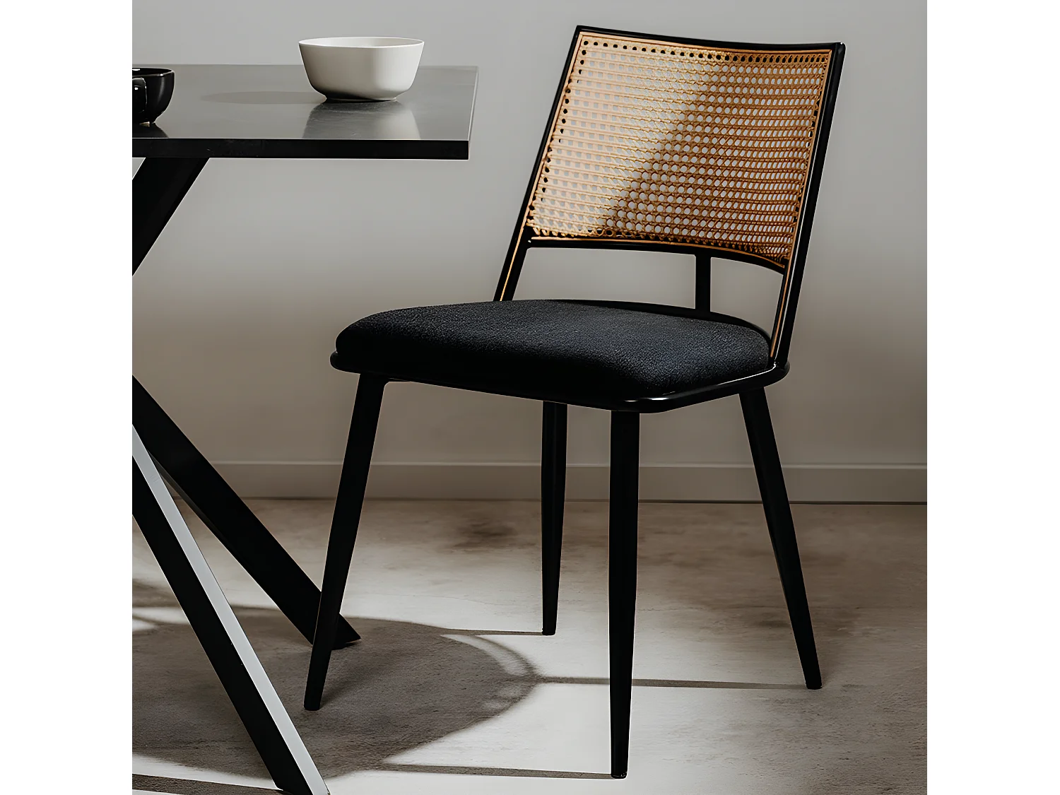 Chaise métal noir dossier cannage Schiller