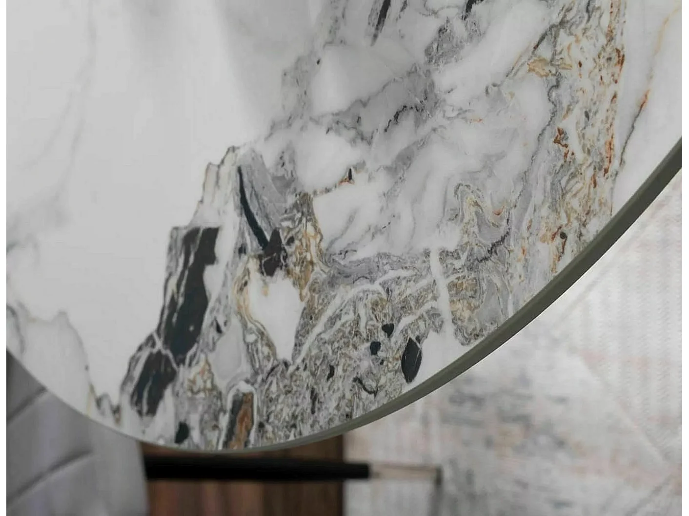 Tavolo da pranzo rotondo Persei 90 cm in marmo bianco con base in metallo cromato