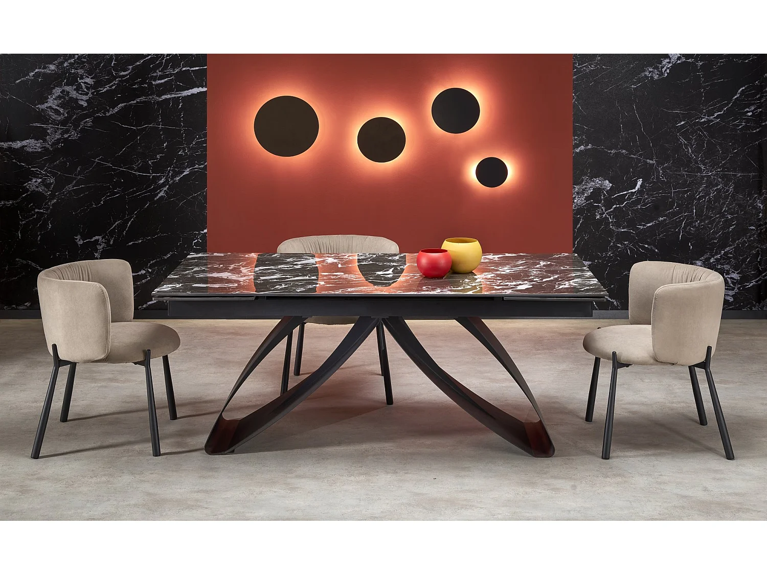 Mesa de comedor extensible Lizzy con tablero de mármol negro y pata central