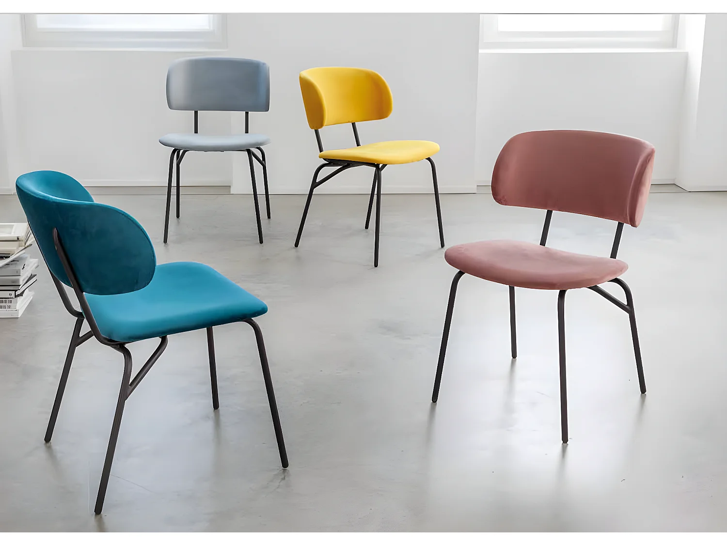 Chaise design velours et métal noir laqué Leona - Lot de 2-Couleur Bleu ciel