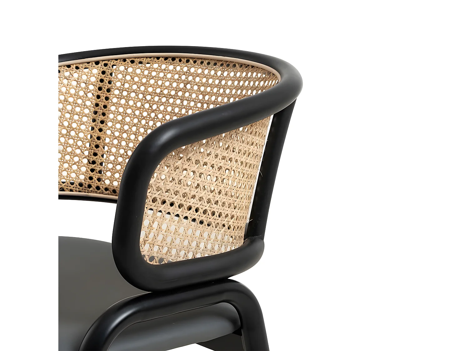 Koby stoel van zwart gelakt metaal en natuurlijk rotan