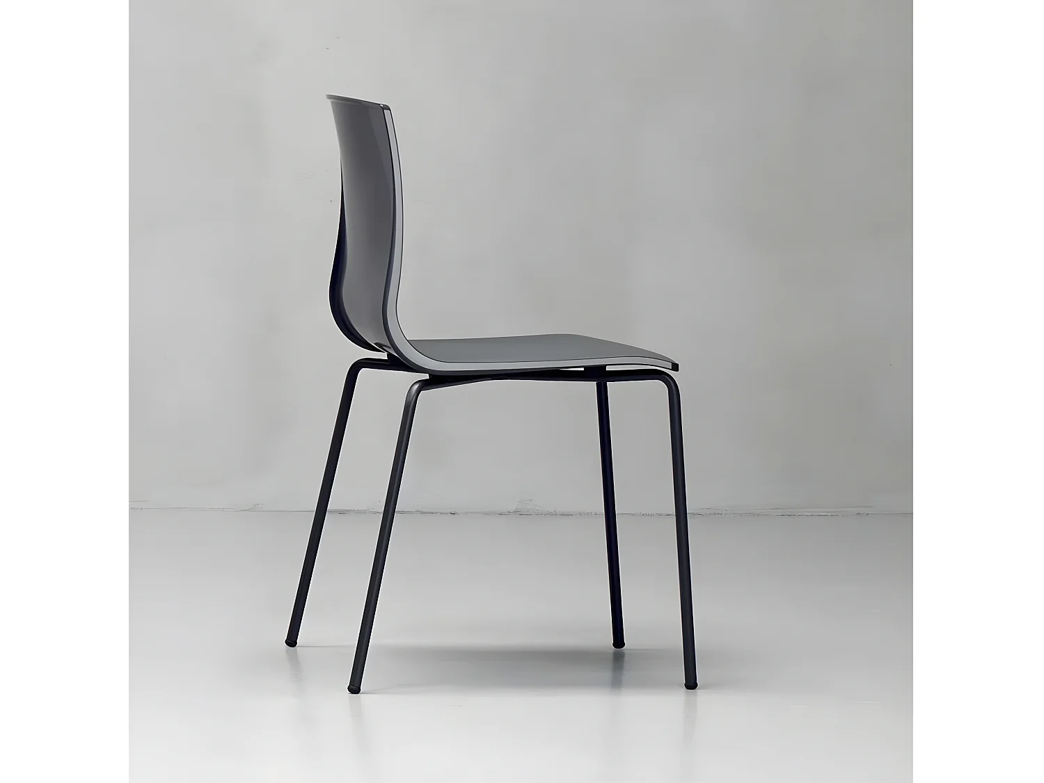 Chaise en polypropylène et pieds en métal Vanya - Lot de 4-Couleur Beige foncé