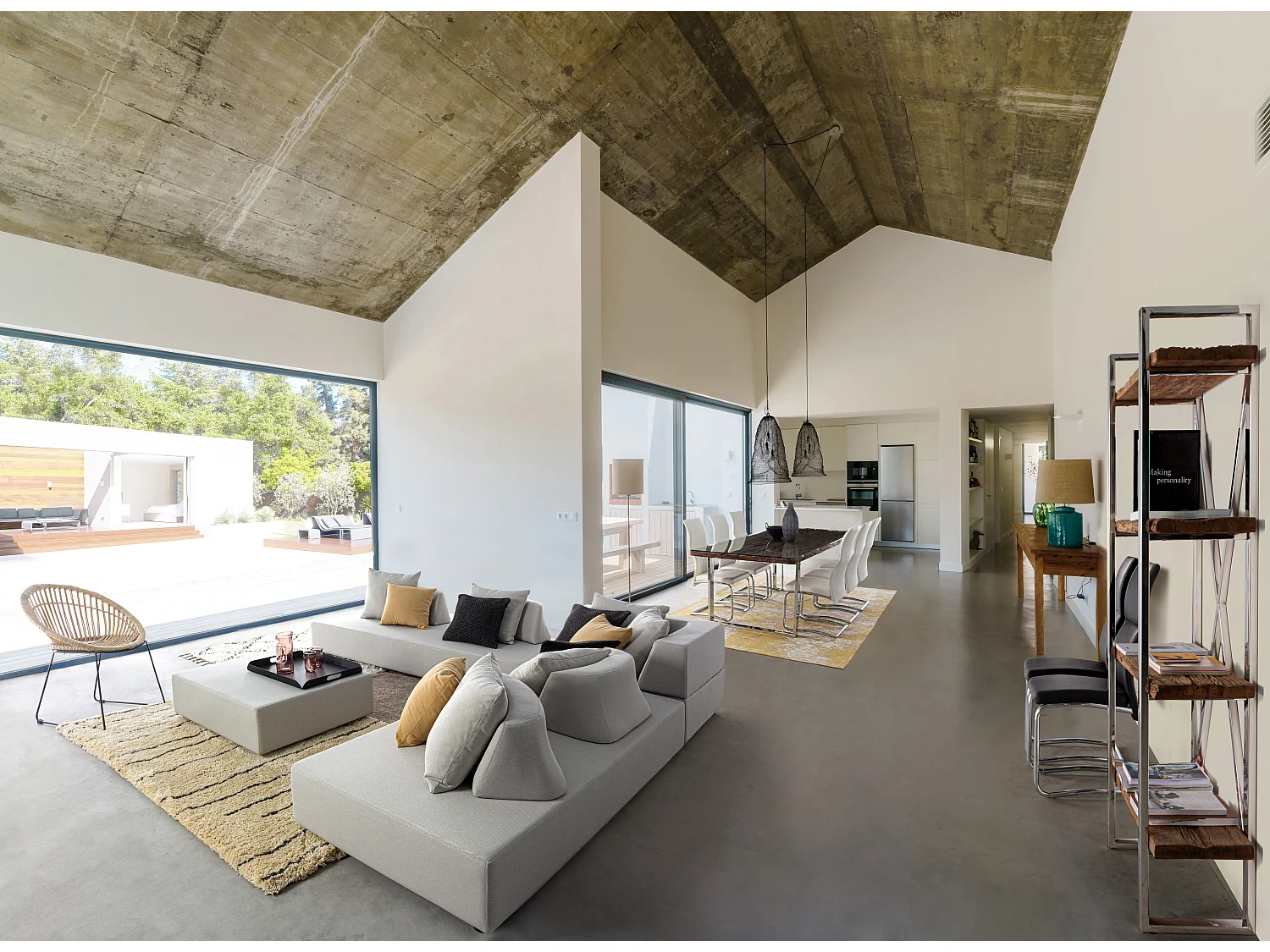 Lot de 4 chaises en simili cuir avec pieds acier chromé - Collection Thelma-Couleur Marron clair