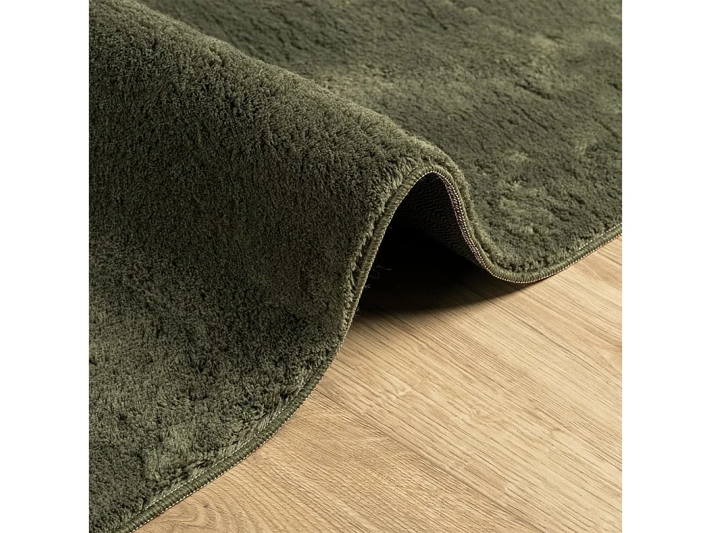 Tapis HUARTE à poils courts doux lavable vert forêt 120x170