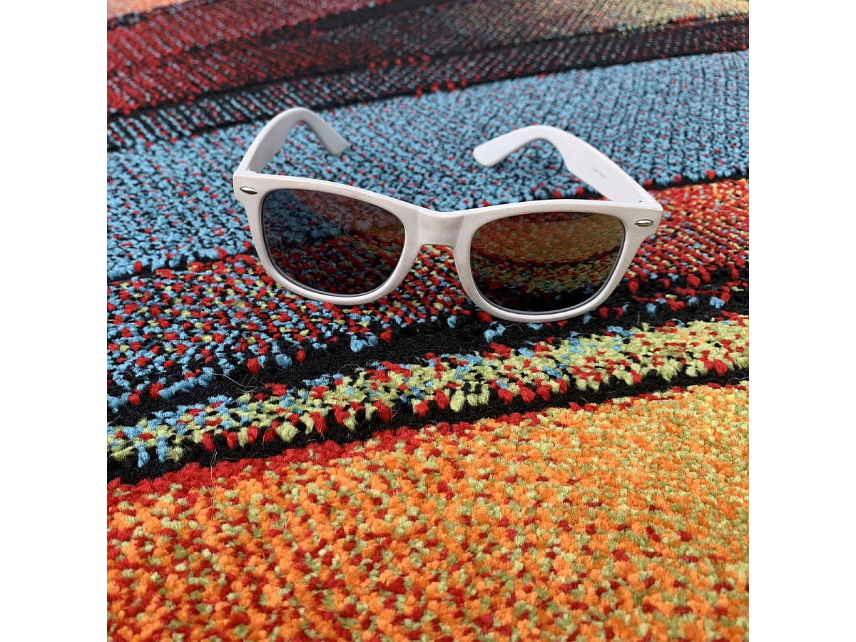 tapis chambre 100x100 tissé rouge et vert carré motif géométrique STEYRE