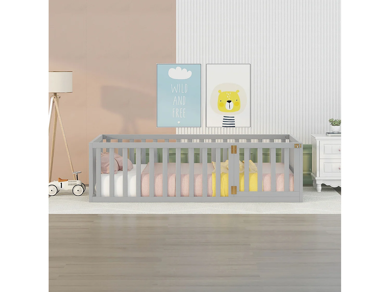 Kinderbed 90 x 200, houten vloerbedframe met hek en deur, grijs