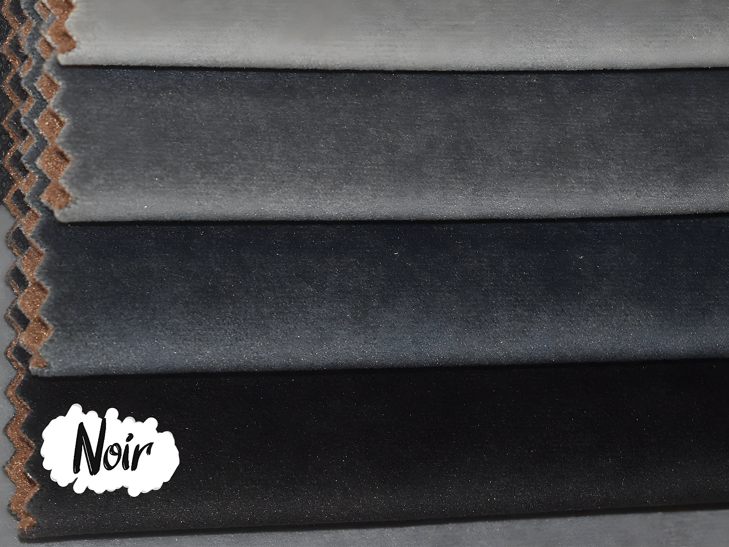 Canapé 3 places en velours KIKO - Noir