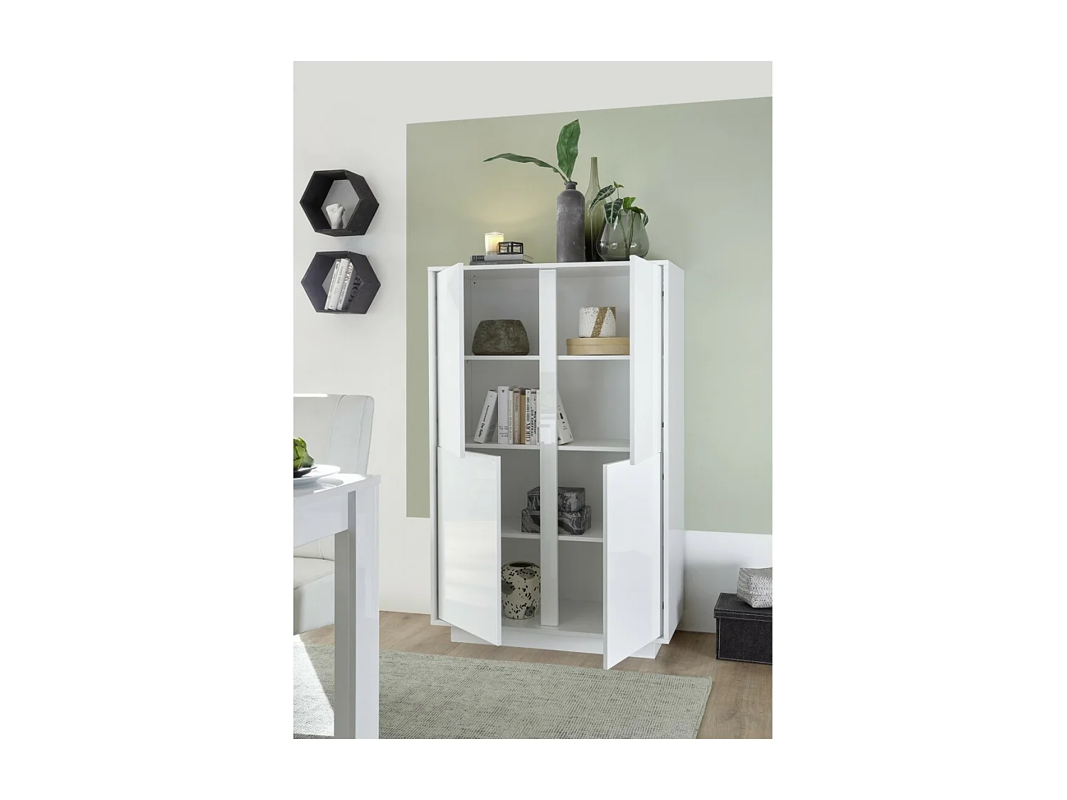 Aparador de 4 portas, coleção CREAM, cor branca laqueada brilhante, ideal para uma sala de jantar moderna.