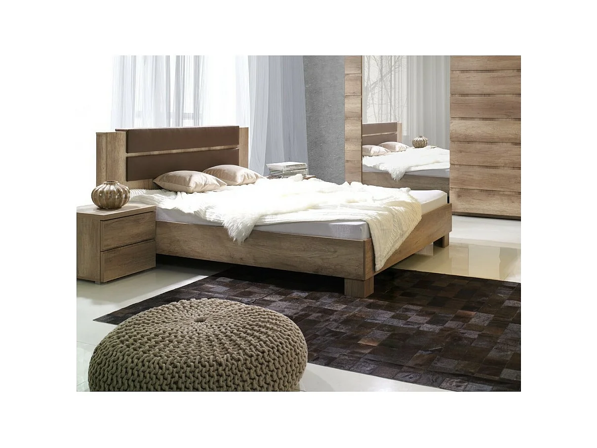 Volwassen bedset 160x200 met twee nachtkastjes in lichte eikenkleur uit de ROMI collectie. Inclusief lattenbodem.
