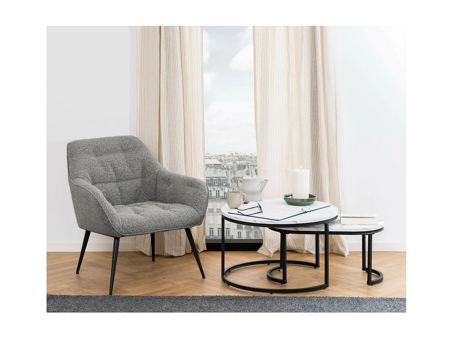 Fauteuil en tissu gris piétement oblique en métal noir - SAMY