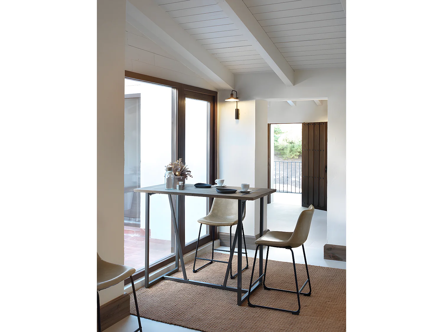 Tavolo alto da bar 130x70 in legno di abete con gambe in metallo nero