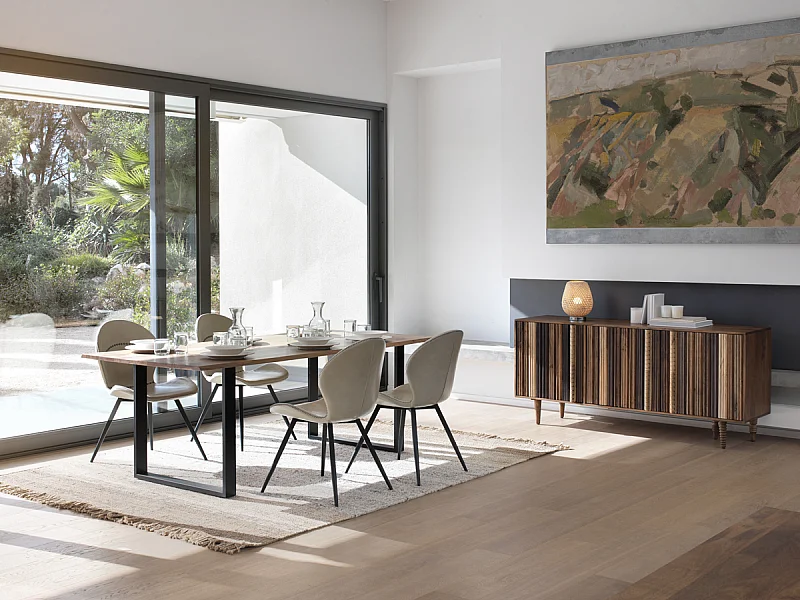 Tisch aus massivem Akazienholz 200x100 mit schwarzen Metallbeinen