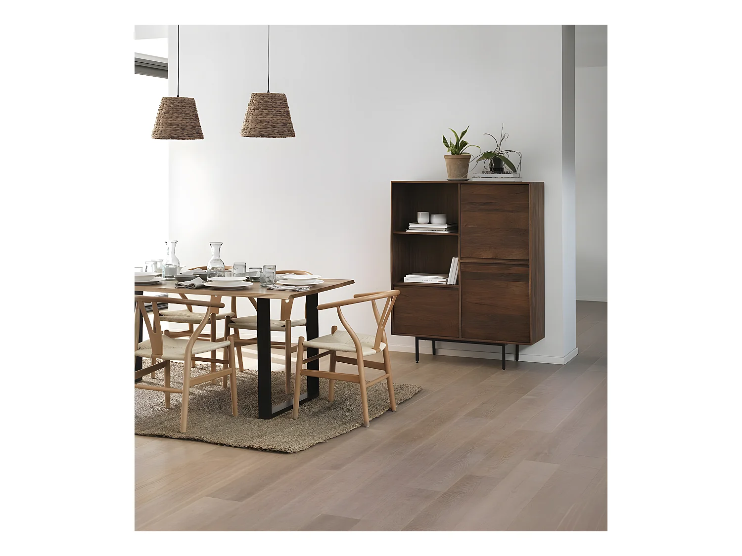 Tavolo 140x80 in legno massello di acacia con gambe in metallo nero