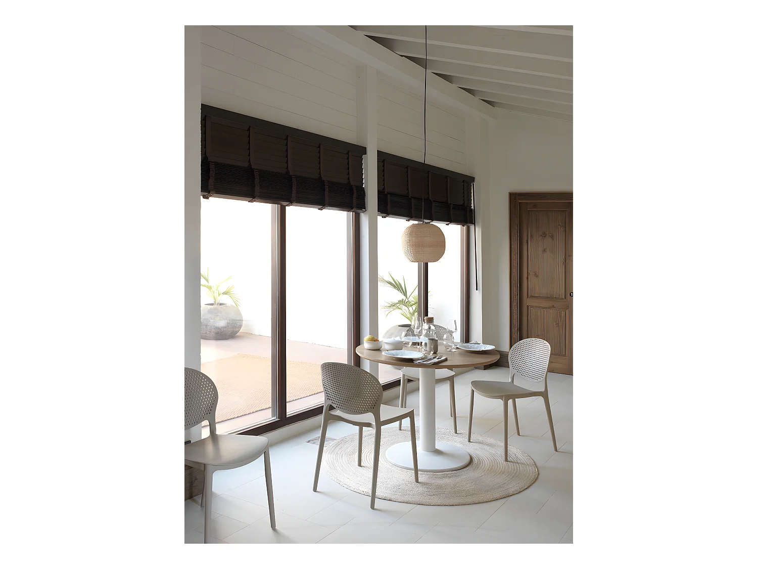 Mesa de melamina efecto fresno con pie central metálico blanco 100 diámetro