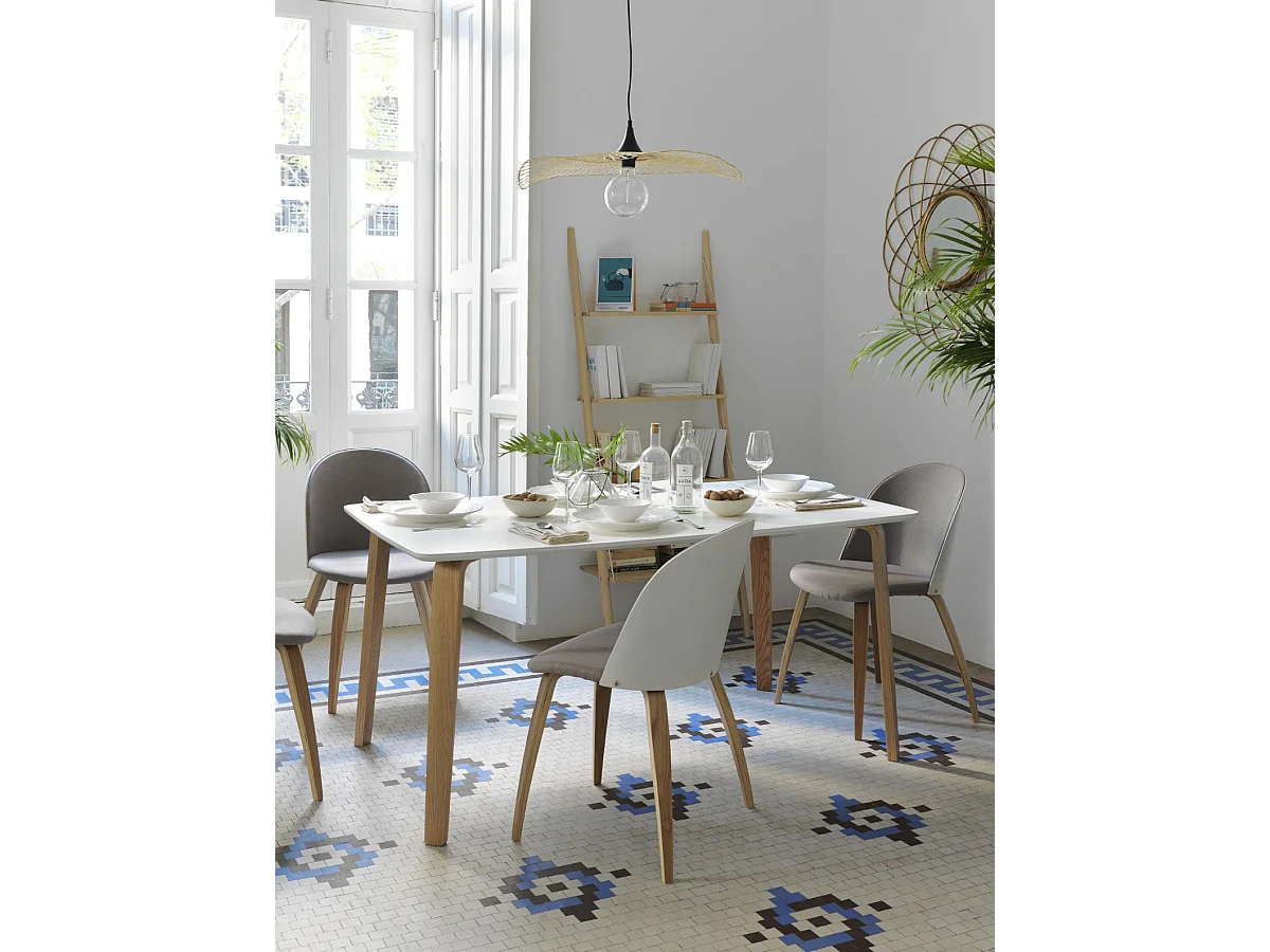 Table en fibres de densité moyenne avec pieds plaqués en chêne 150x90 cm