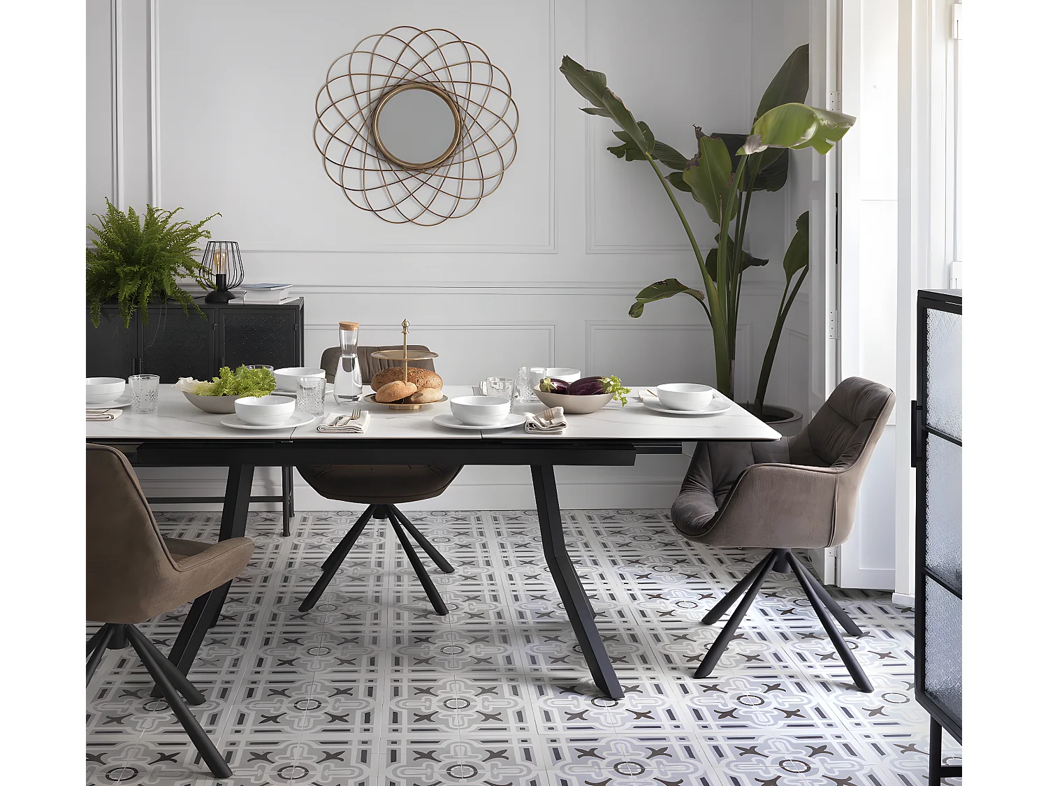 Mesa extensível de cerâmica branca com pés de metal 160/210x90