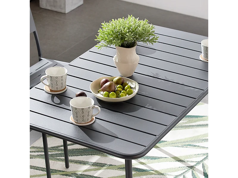 Table en acier 4-6 places gris foncé BERGAME
