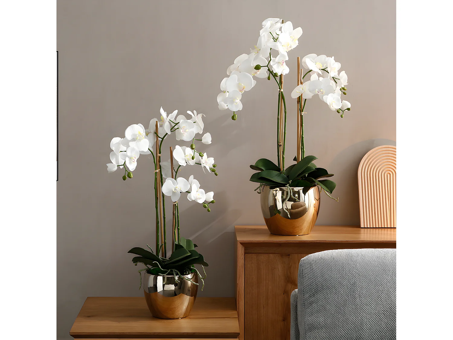 Composition d'Orchidée Artificielle avec vase doré Grand Format - Blanc / 79 cm