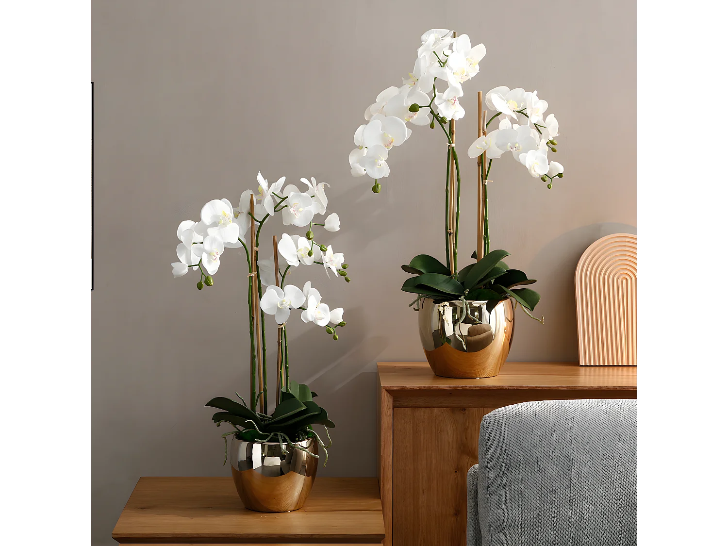 Composition d'Orchidée Artificielle avec vase doré Grand Format - Blanc / 79 cm