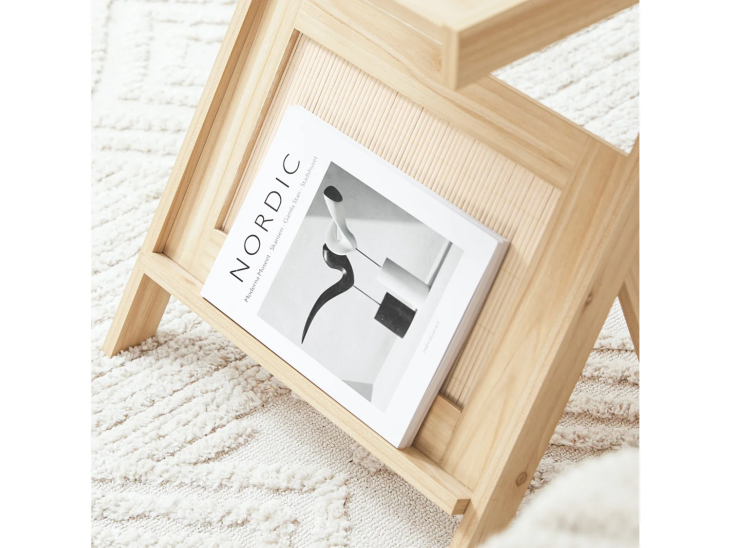 SoBuy Table d'appoint avec Porte-Revues Bout de Canapé Table de Chevet Petite Porte Journaux Table d'appoint pour Salon et Chambre 45 x 36 x 56 cm Naturel, FBT122-N