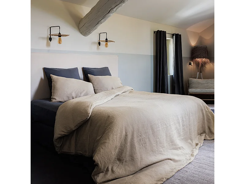 Parure de lit 280x240 cm et 65x65 cm collection OPERA beige ficelle 3 pièces