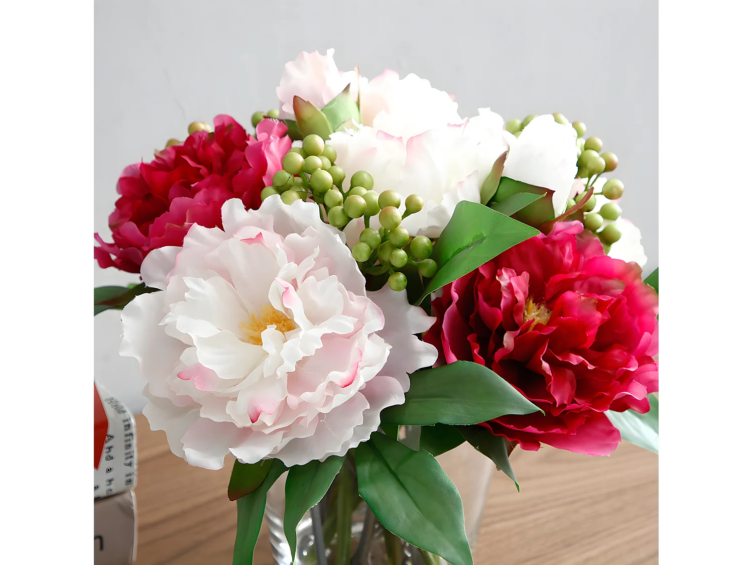 Composition de Pivoines et Baies - Rose / 26 cm