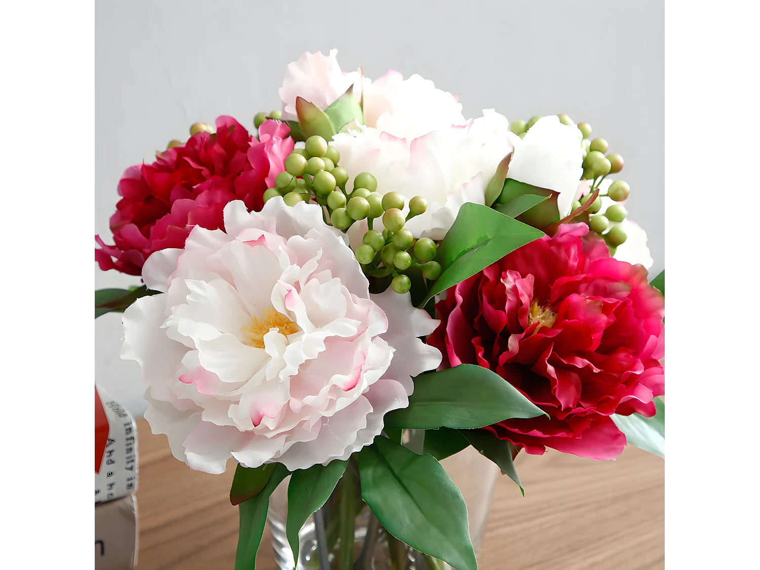 Composition de Pivoines et Baies - Rose / 26 cm