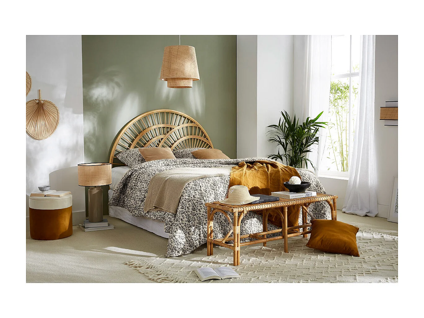 Tischleuchte aus emaillierter Keramik in Beige mit Lampenschirm aus Bast MAJES