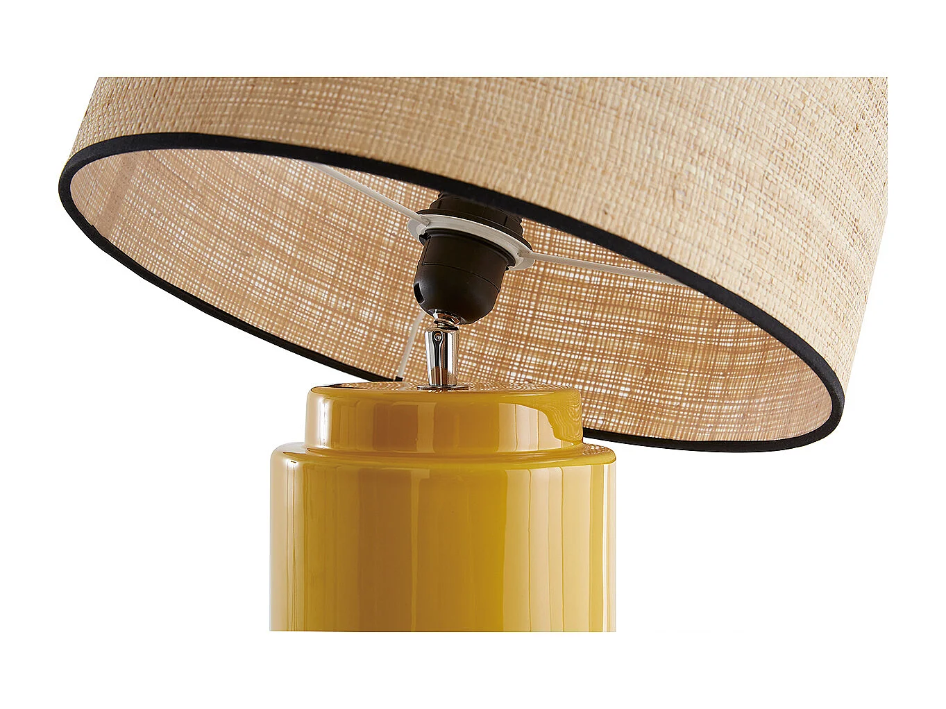 Tischleuchte aus emaillierter Keramik in Gelb mit Lampenschirm aus Bast MAJES