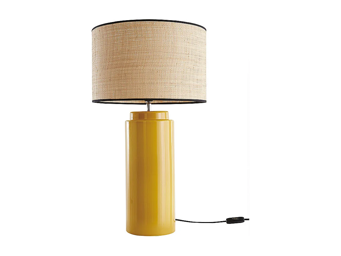 Tischleuchte aus emaillierter Keramik in Gelb mit Lampenschirm aus Bast MAJES