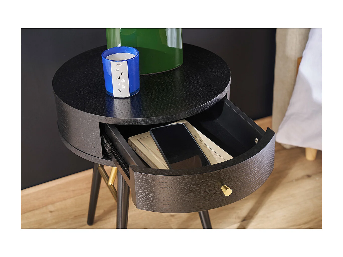 Table de chevet ronde avec tiroir bois et métal noir KORAL