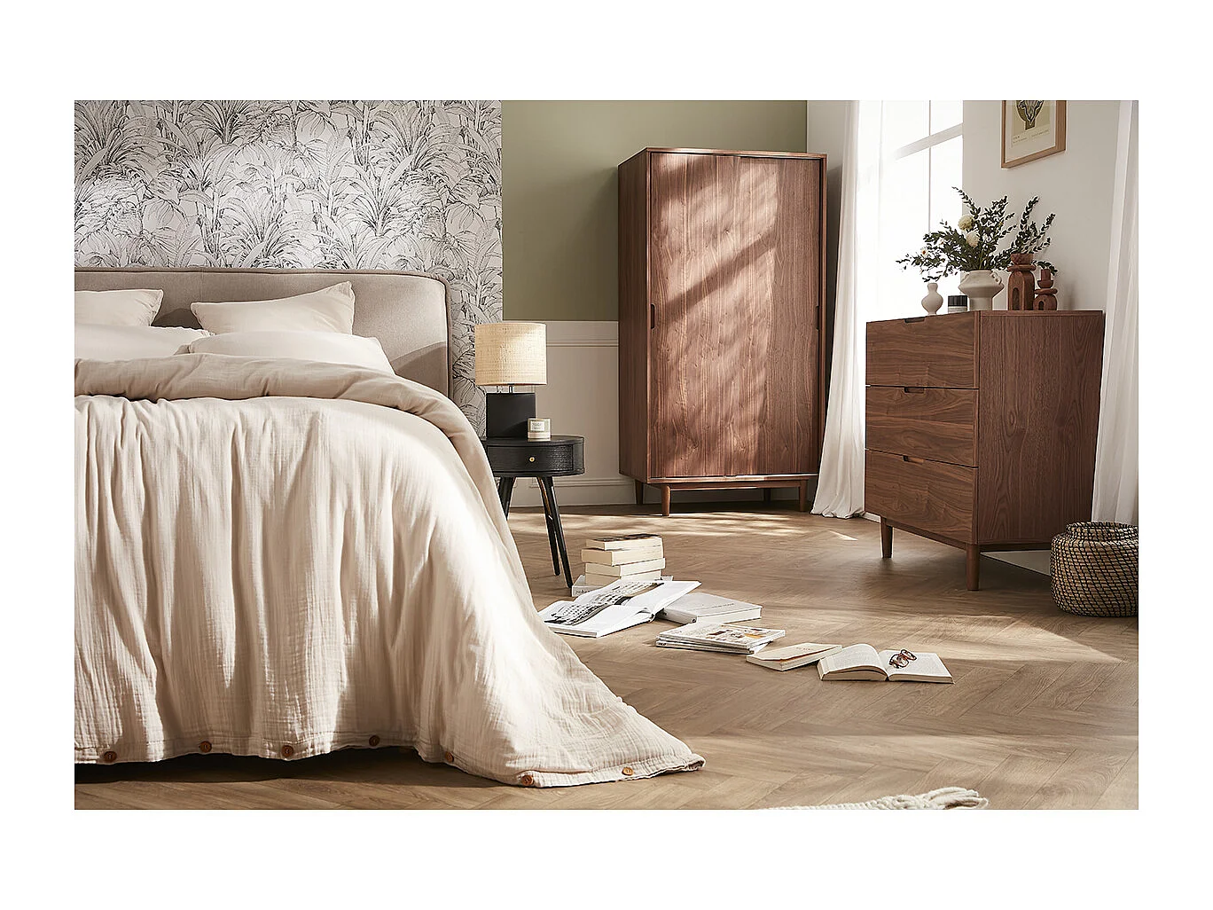 Table de chevet ronde avec tiroir bois et métal noir KORAL