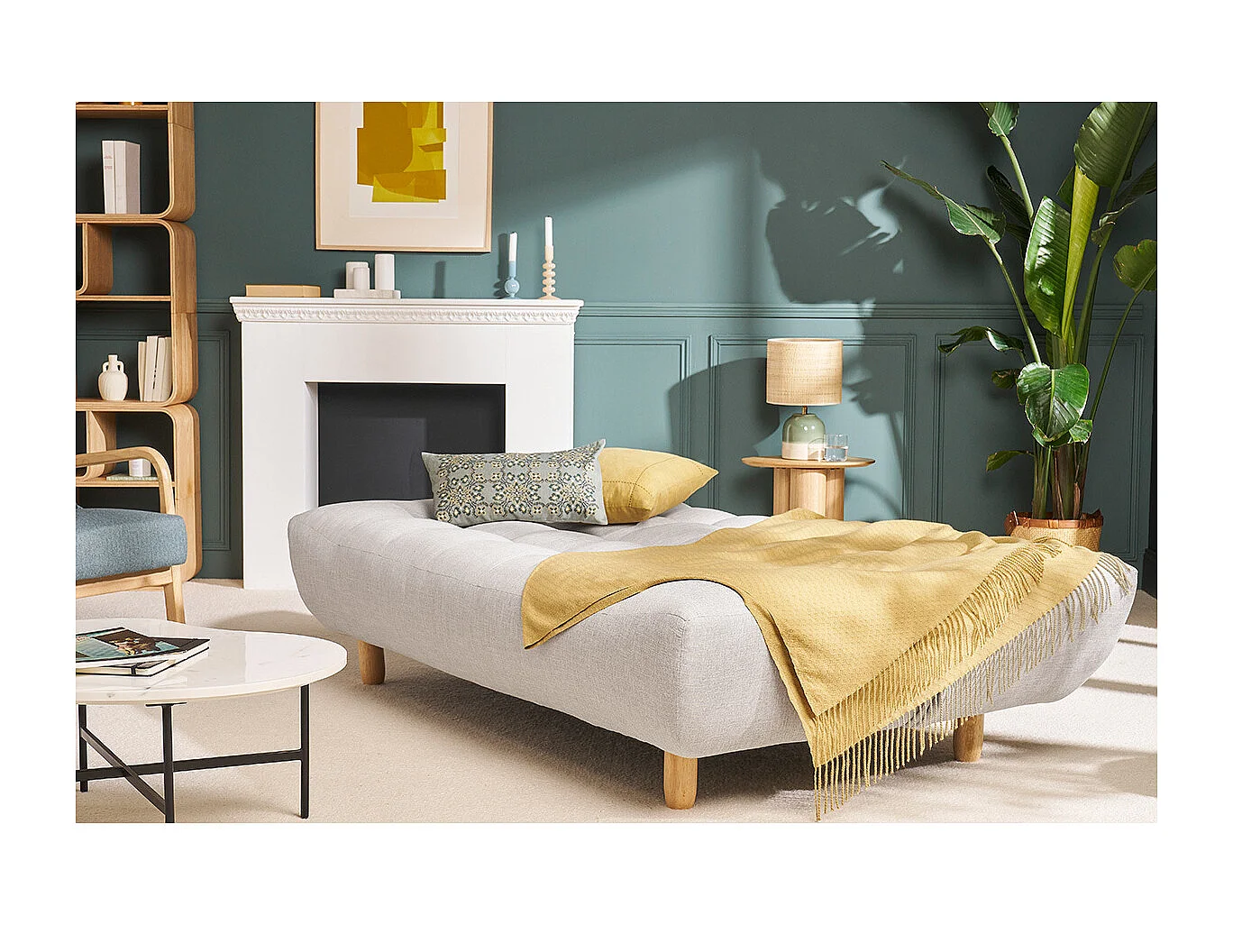 Canapé convertible scandinave 3 places en tissu gris clair et bois clair YUMI