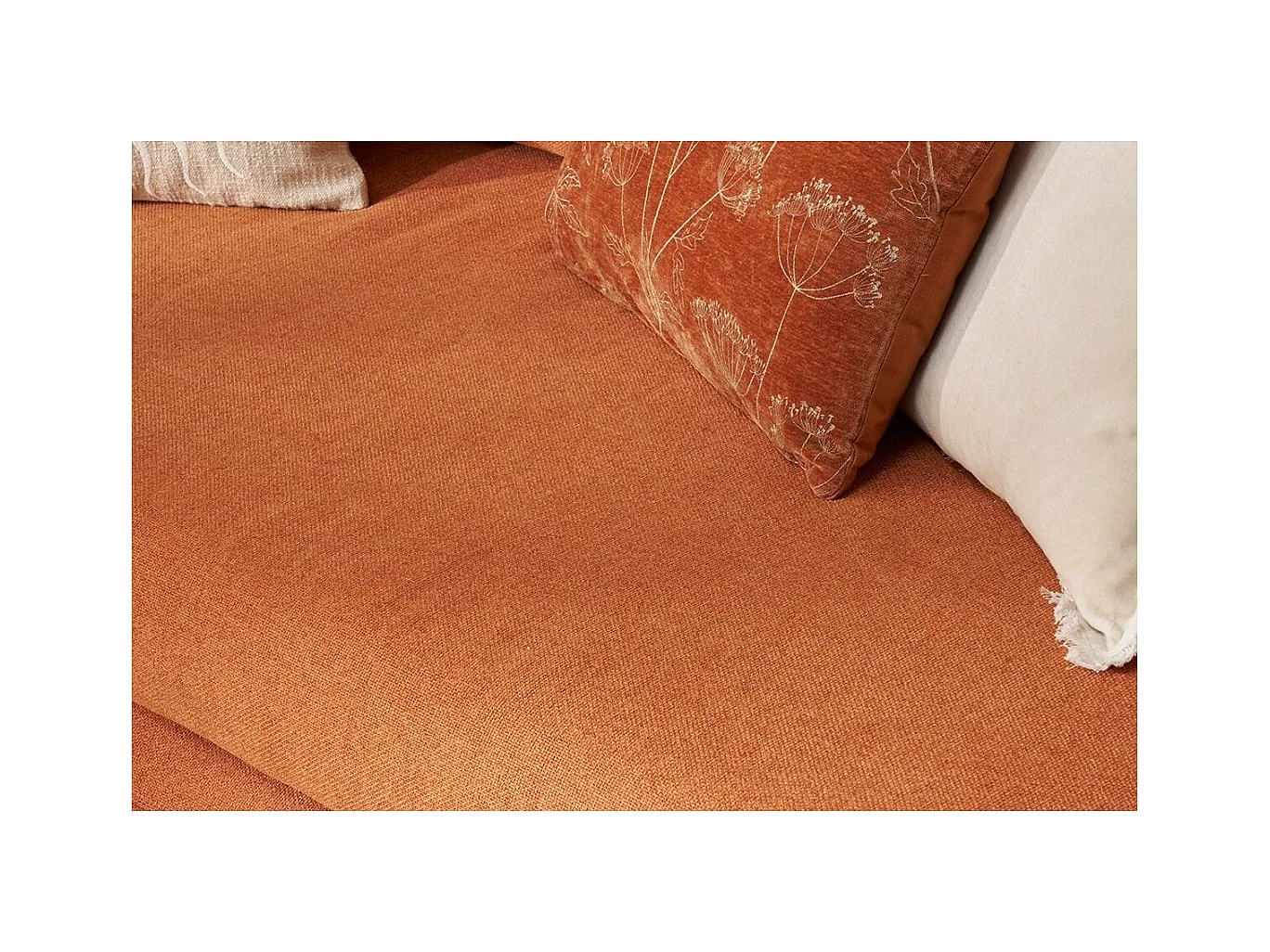 Sofá nórdico 3 plazas color ladrillo CREEP