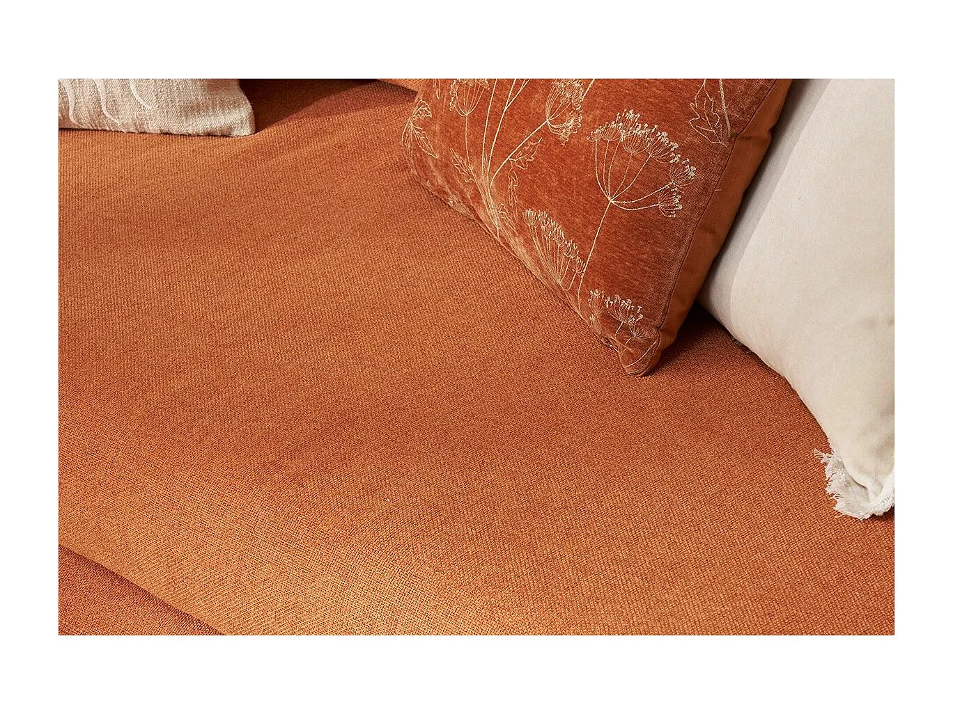 Canapé scandinave 3 places en tissu brique et bois clair CREEP