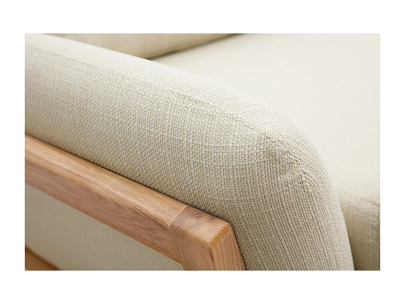 Canapé scandinave 3 places en tissu beige et bois clair YOKO