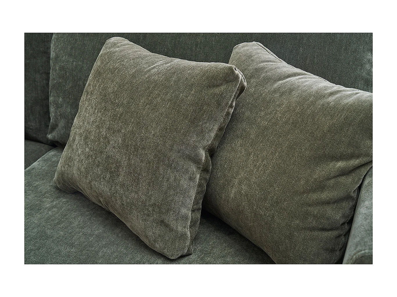 Canapé scandinave déhoussable 3 places en tissu effet velours vert kaki et bois clair OSLO