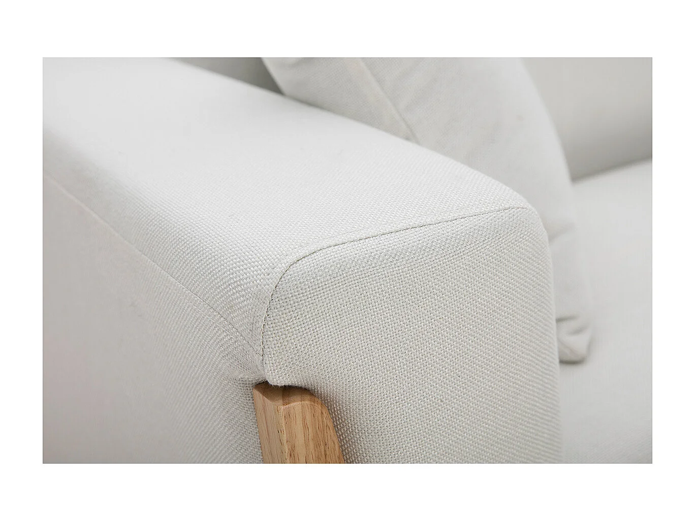 Sofá diseño 3 plazas blanco roto patas madera FJORD