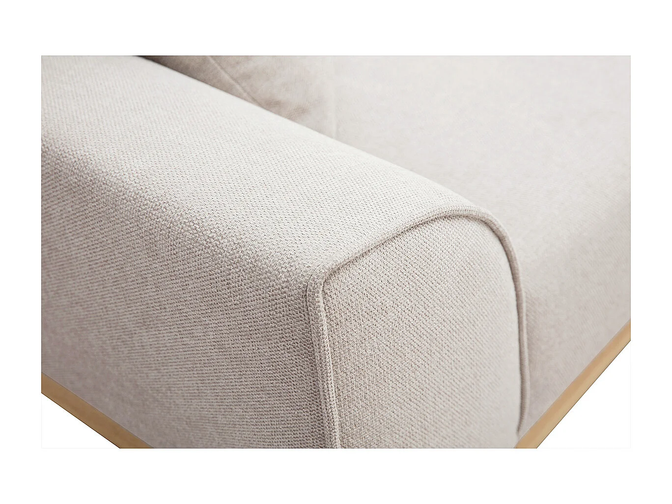 Skandinavisches Sofa aus beigem Stoff mit Samteffekt und hellem Holz 3-Sitzer FREEMA