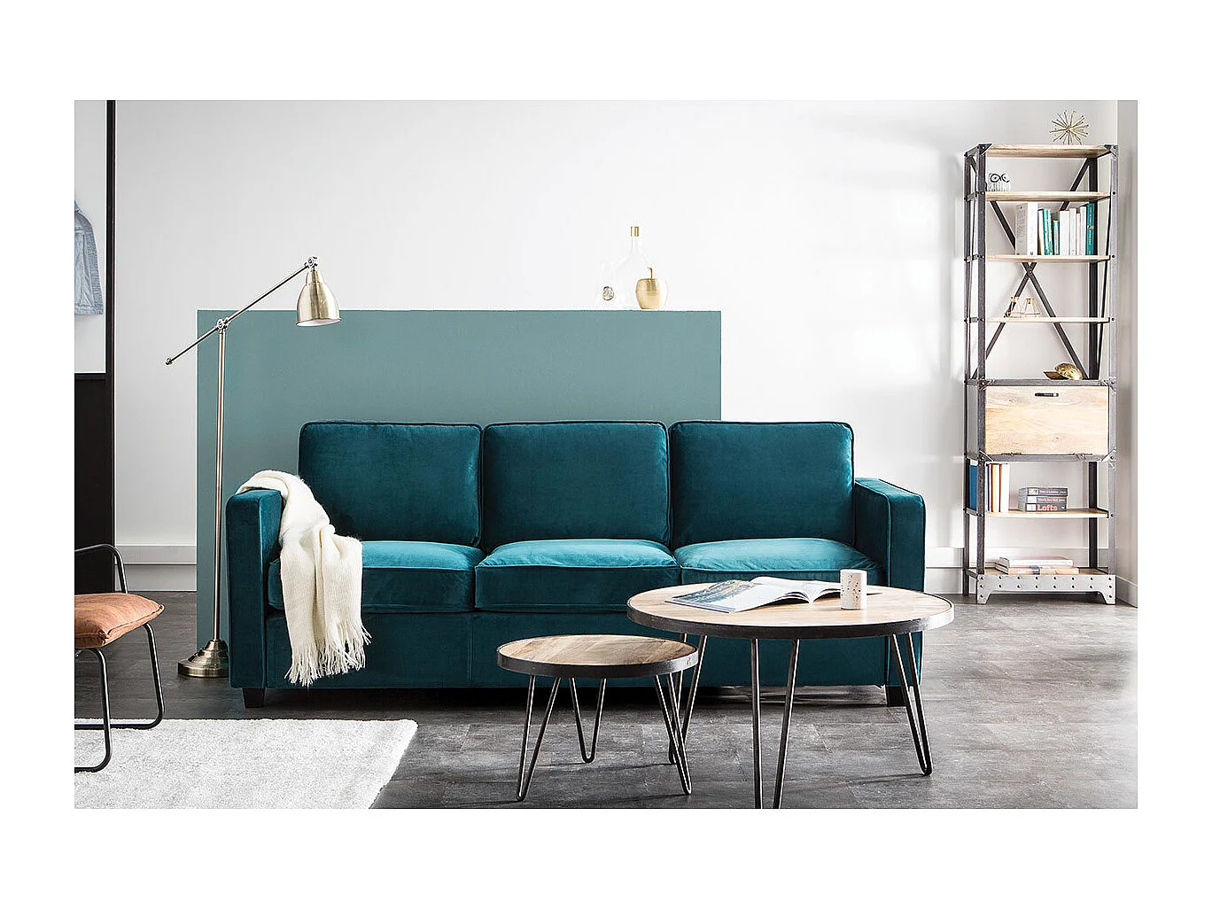 Canapé design 3 places en tissu velours bleu pétrole et bois noir BROOKLYN