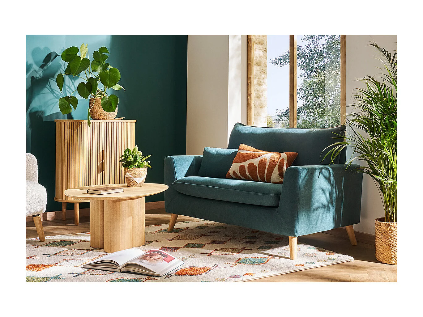 Skandinavisches Sofa aus senfgelbem Stoff mit Samteffekt und hellem Holz 2-Sitzer JONAS