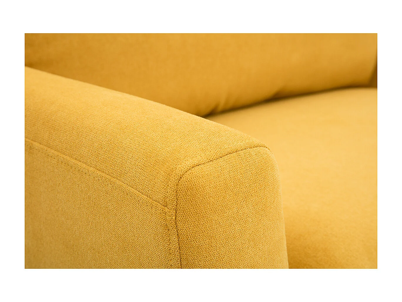 Skandinavisches Sofa aus senfgelbem Stoff mit Samteffekt und hellem Holz 2-Sitzer JONAS