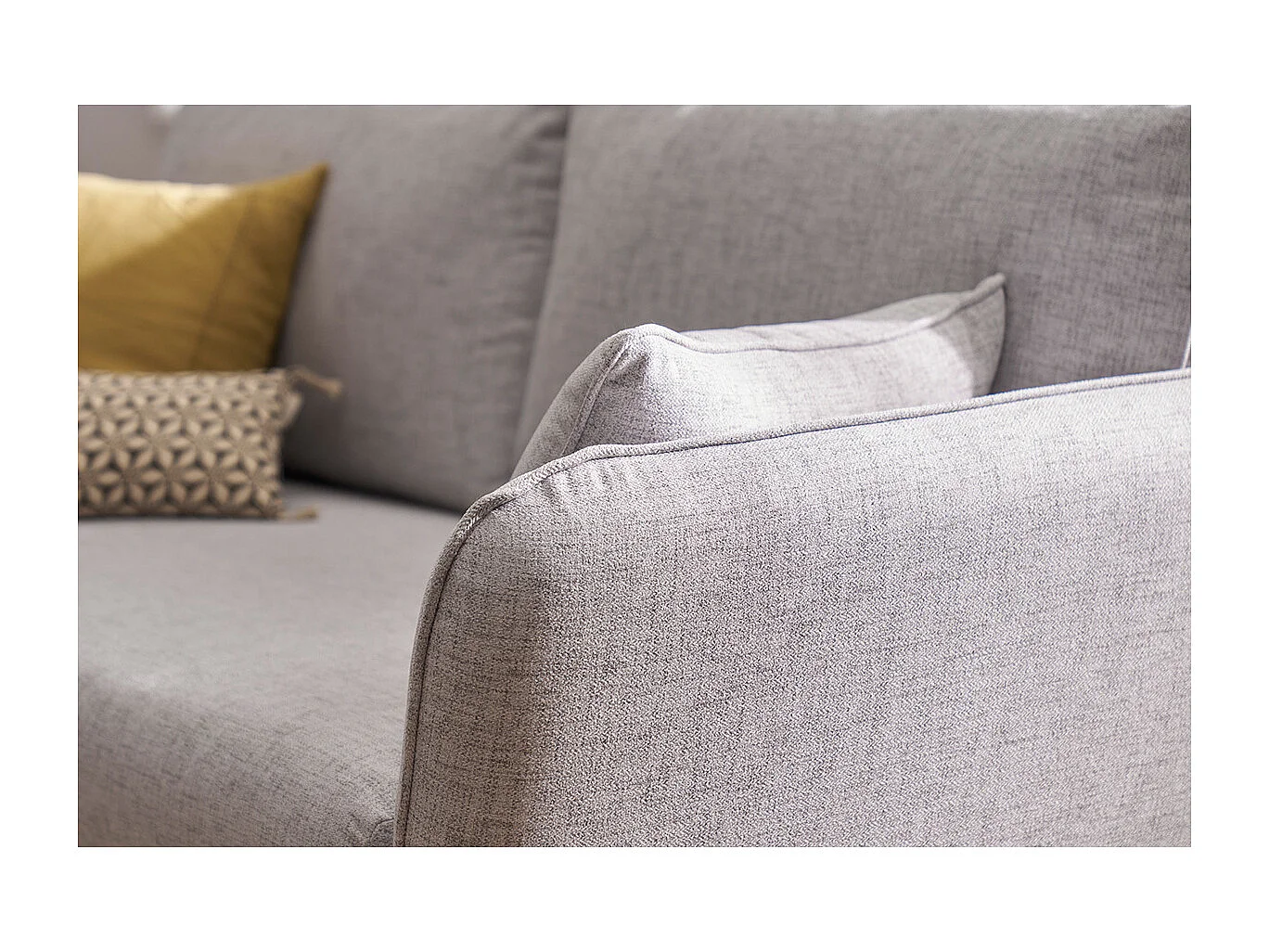 Canapé scandinave 3 places en tissu gris clair chiné et bois clair CREEP