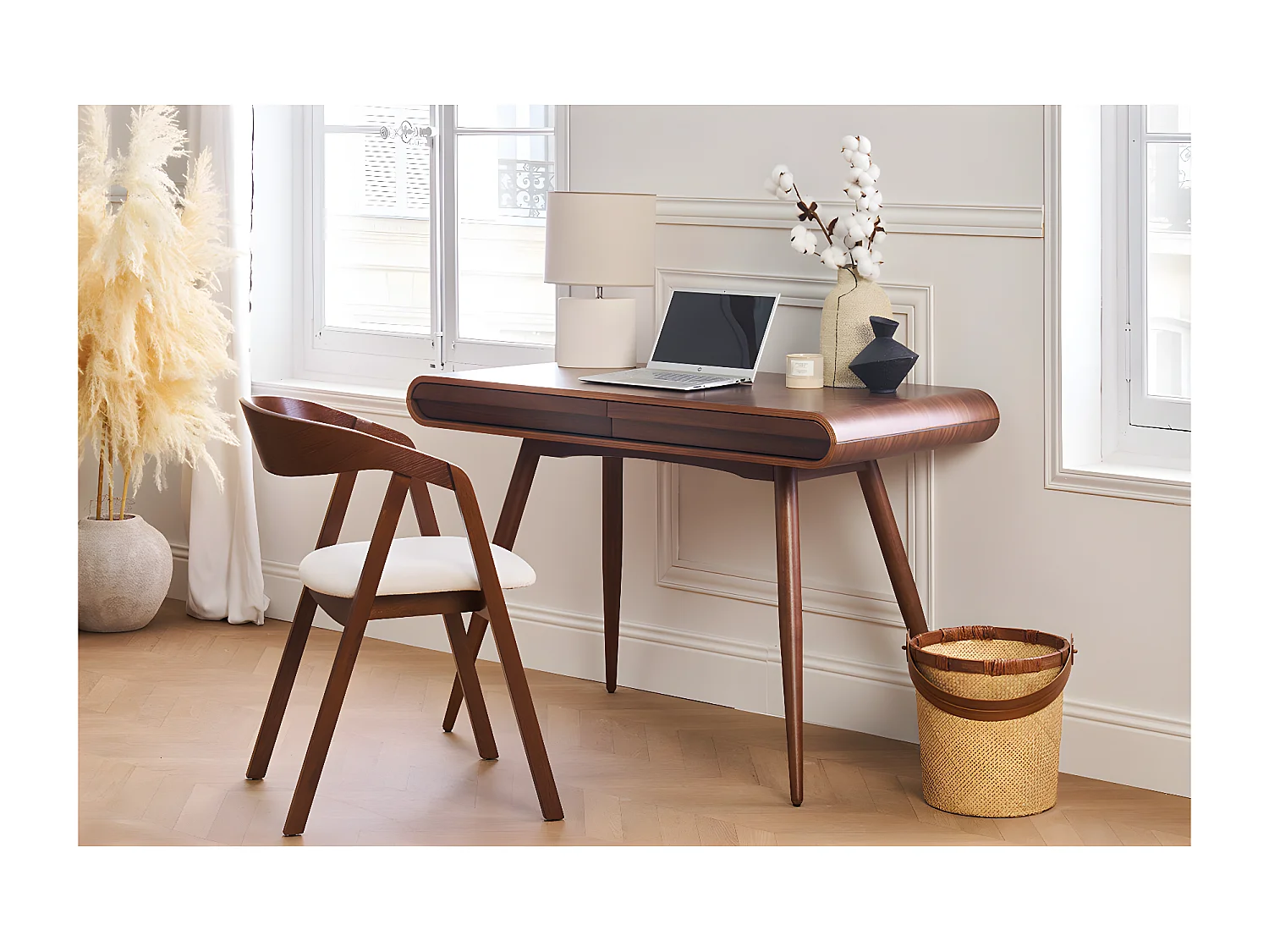 Vintage-Stühle aus Massivholz mit Walnussfurnier und weißem Stoff mit Bouclé-Wolleffekt (2er-Set) LOVA