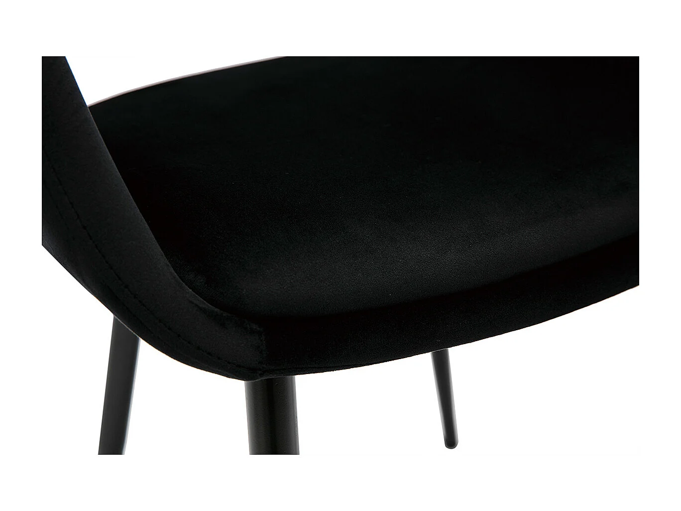 Silla de diseño de terciopelo negra con patas de metal negro PRISMA